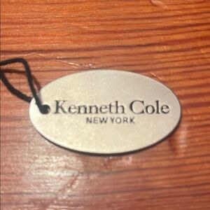 Kenneth Cole Cream Oval Tag